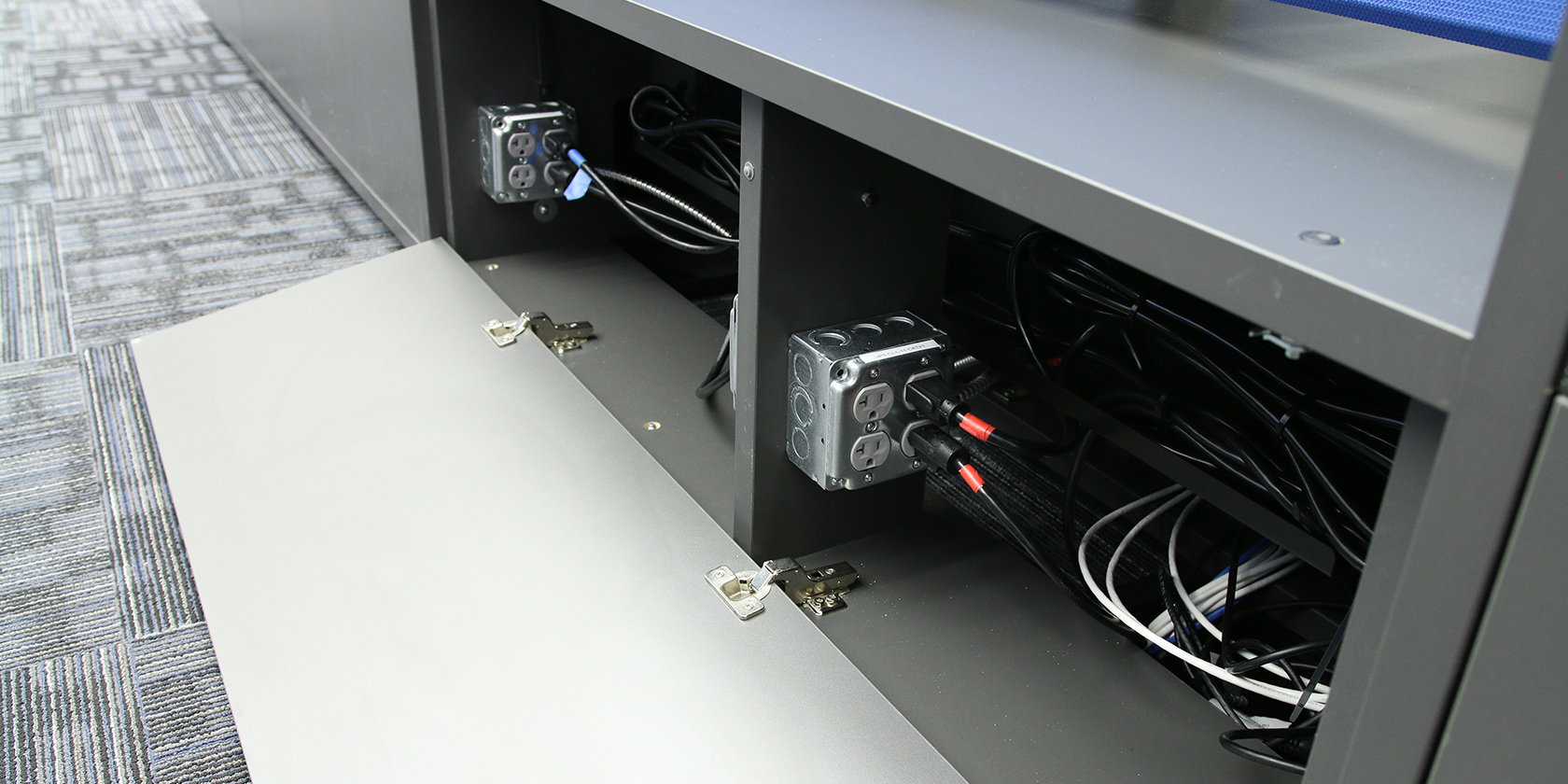 DispatchDeskHubExterior