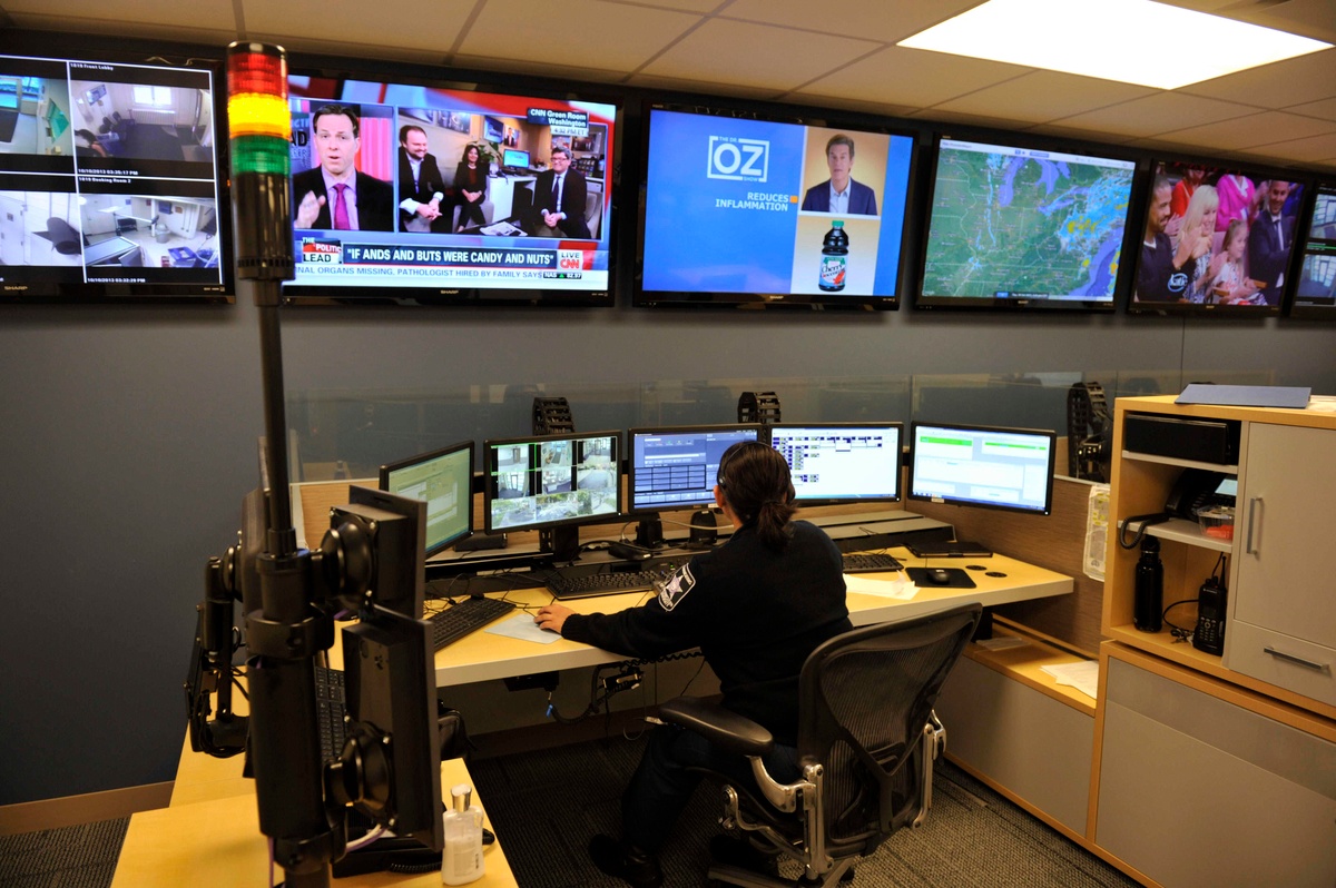 131011_Northwestern_Police_0063