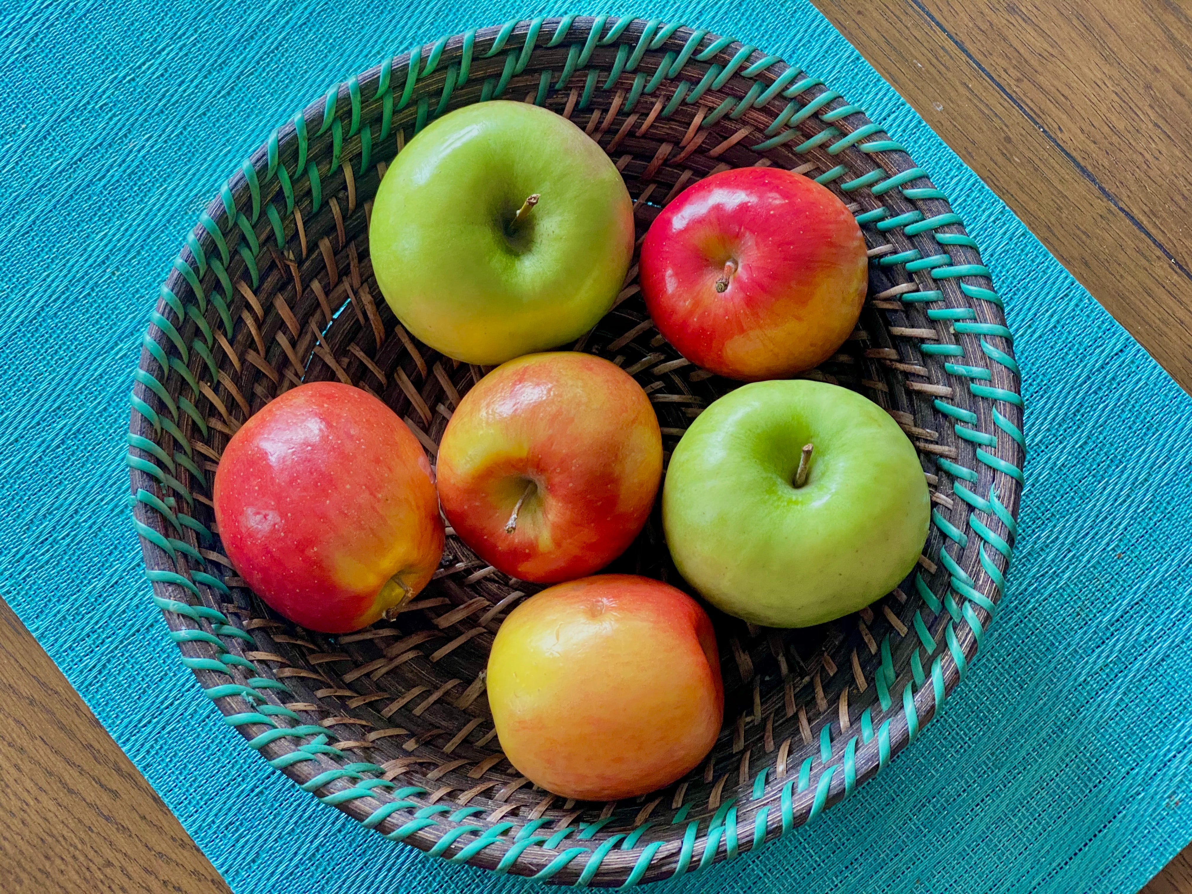 Apples provide energy boost without caffeine