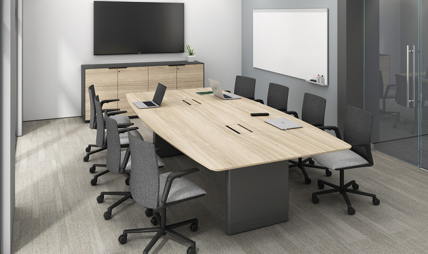 meeting-table-full-room